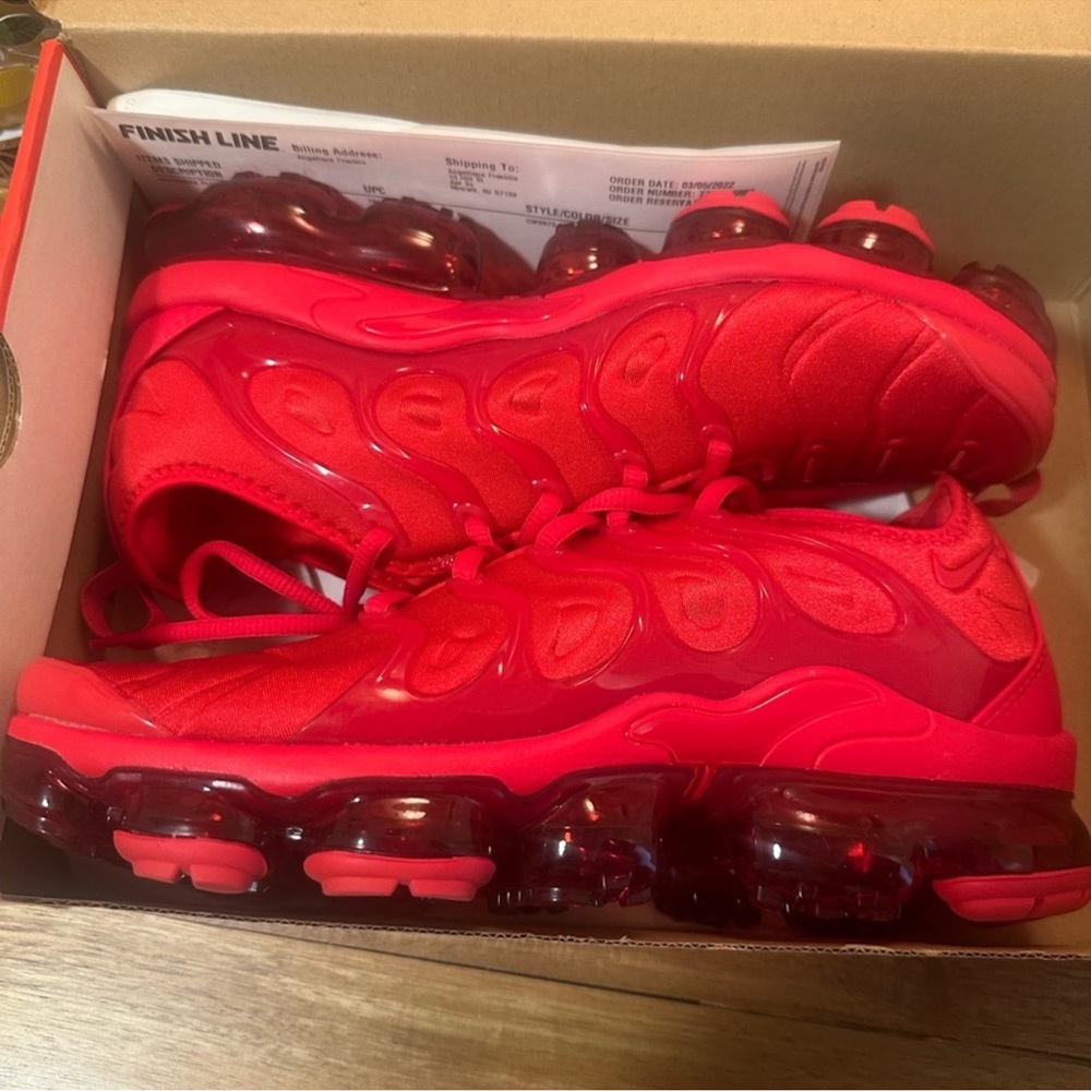 Nike Air Vapor Max Plus Unisex ...Athletic Sneaker Triple Red 
$150